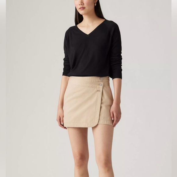 Levi's Dresses & Skirts - NWT Levi’s Women’s Wrapped Skirt Size 28